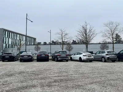 Flughafenparker (Shuttle-Service) | Freifläche