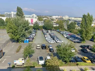 Flughafen-Parkplatz von Parkjet (Shuttle-Service) | Freifläche